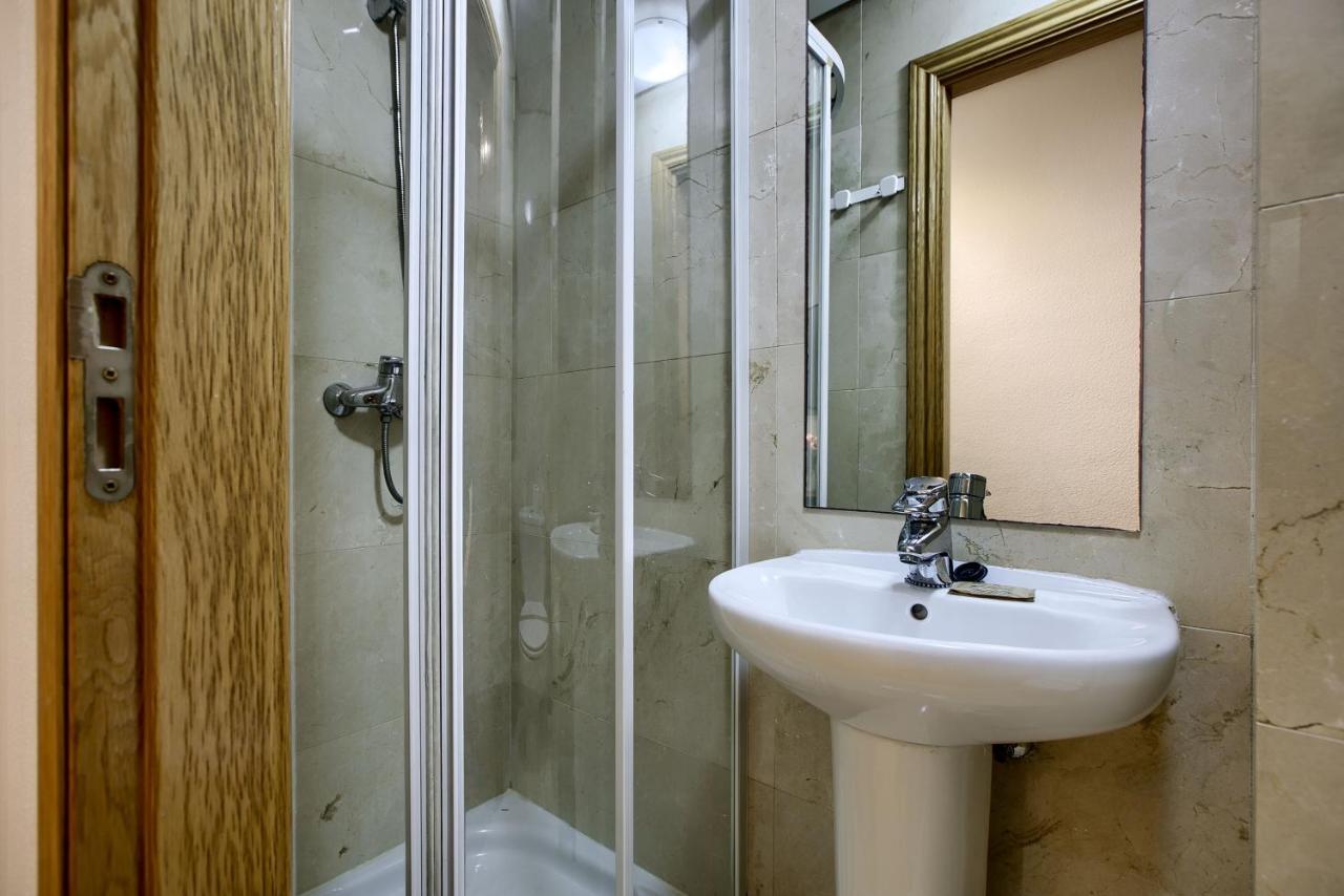 Charming Elegant Gran Via Apartment Madrid Bagian luar foto