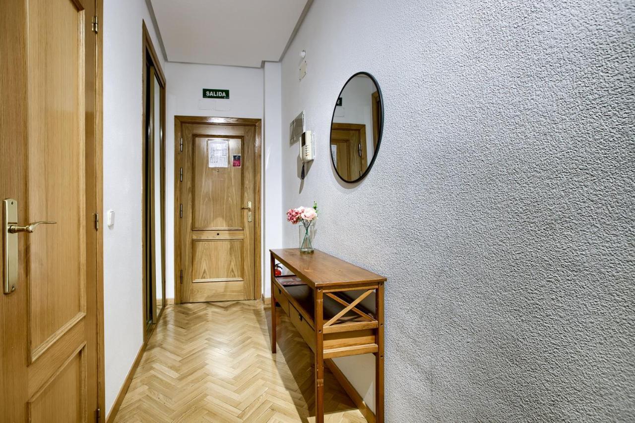 Charming Elegant Gran Via Apartment Madrid Bagian luar foto