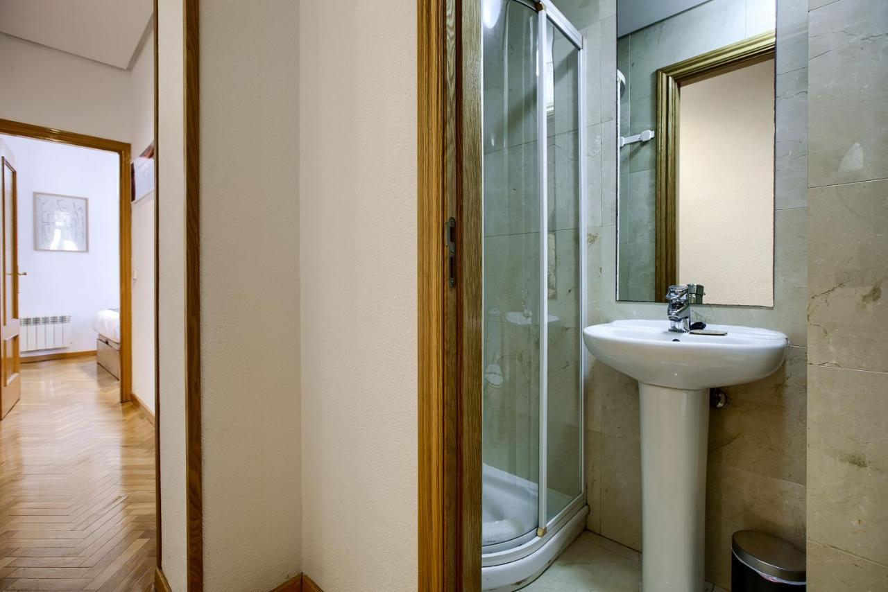 Charming Elegant Gran Via Apartment Madrid Bagian luar foto