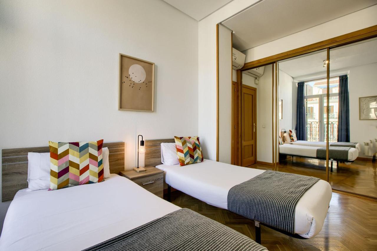 Charming Elegant Gran Via Apartment Madrid Bagian luar foto